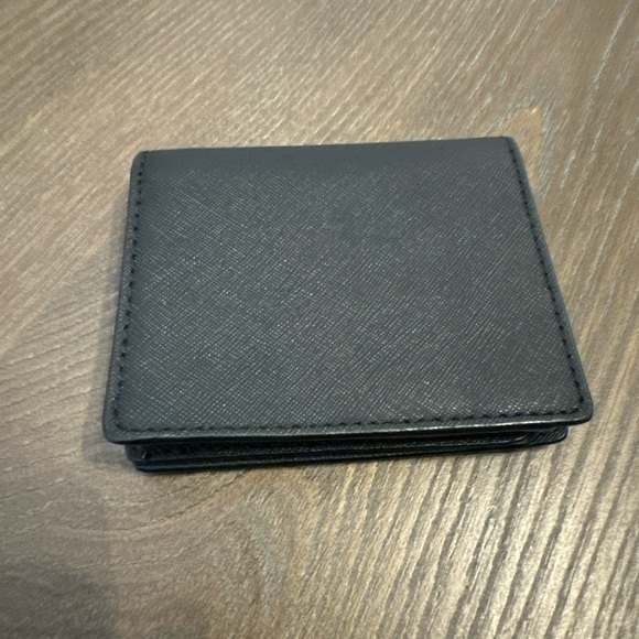 SOLD -‎ Michael Kors Jet Set Black Travel Carryall Card Case Leather Wallet - Picture 4 of 7